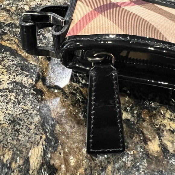 Burberry Novacheck Crossbody Bag - Picture 5 of 6